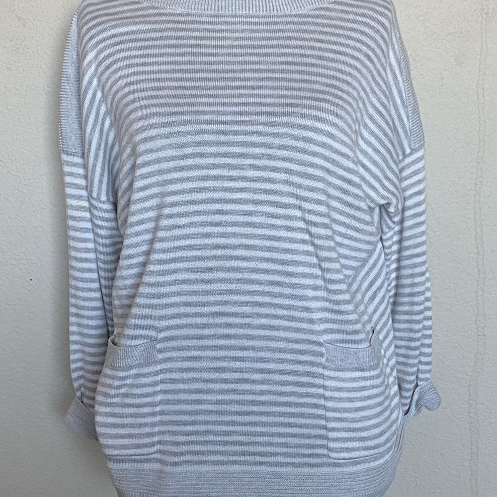 Light knit Sweater